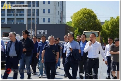 產(chǎn)業(yè)與藝術的交響 2025華東專家“銘創(chuàng)”常州工廠行繪畫培訓盛典
